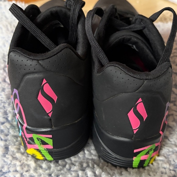 Skechers Black Shoes with Multicolor Heart Accents - Picture 3 of 6